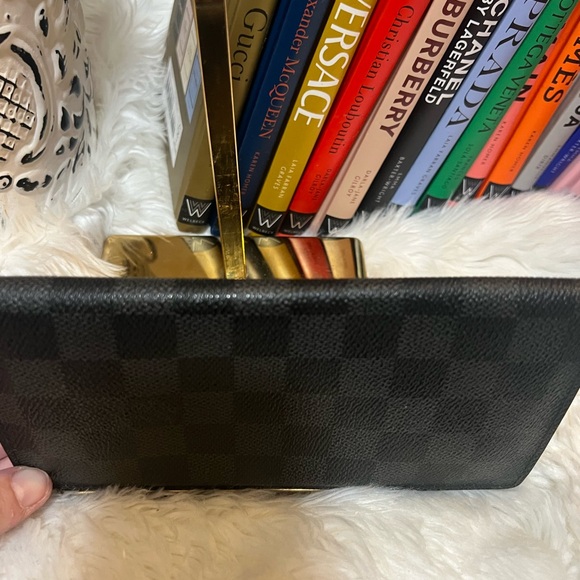Louis Vuitton Black Wallet - Picture 2 of 11